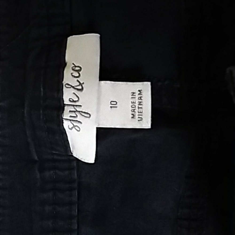 Shorts - Picture 3 of 3